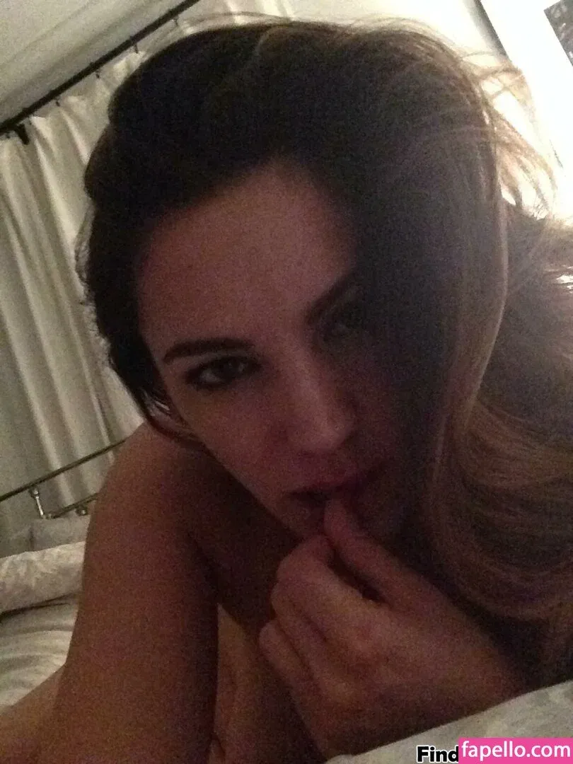 Kelly Brook Onlyfans Photo Gallery 