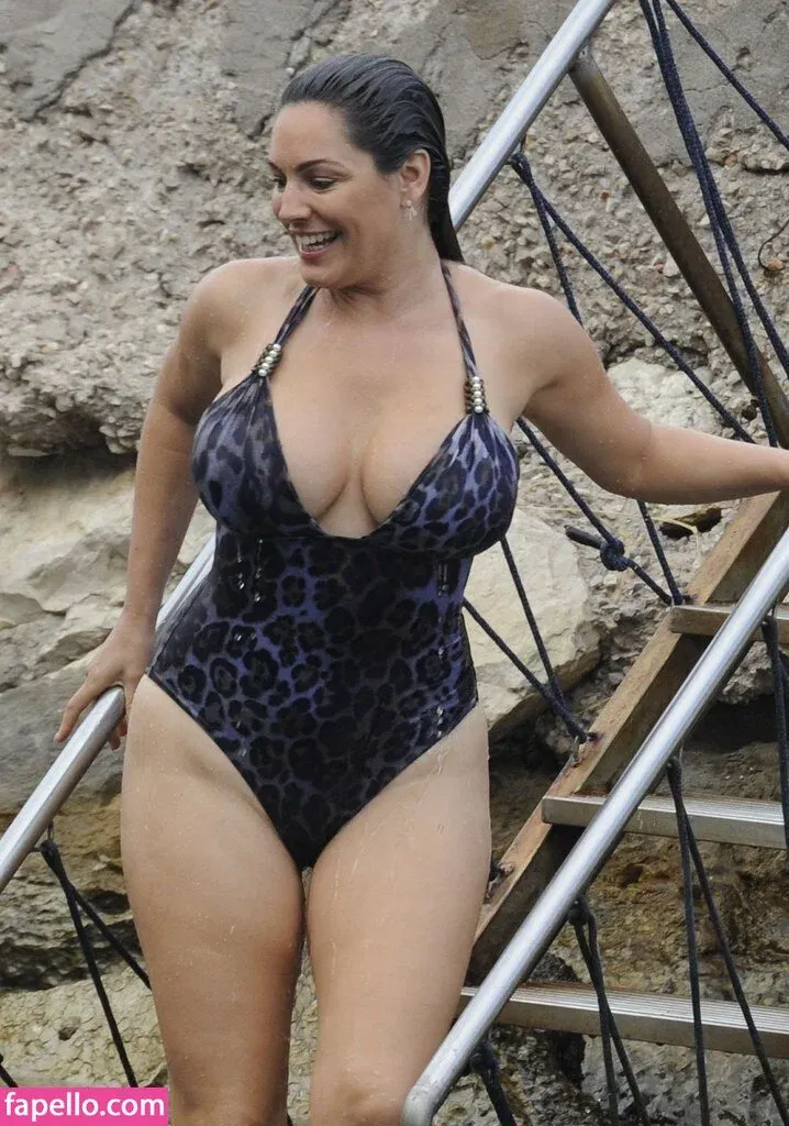 Kelly Brook Onlyfans Photo Gallery 