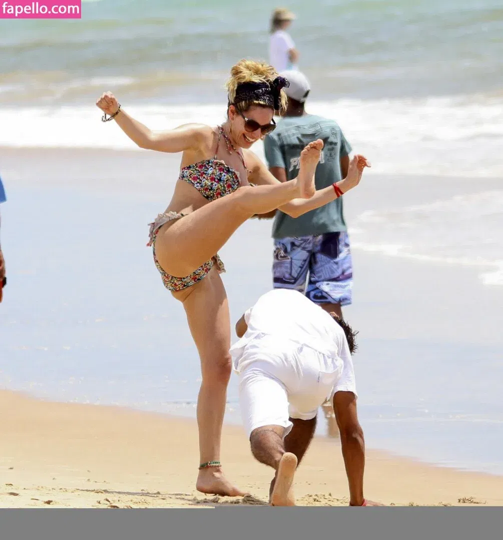 Kelly Brook Onlyfans Photo Gallery 