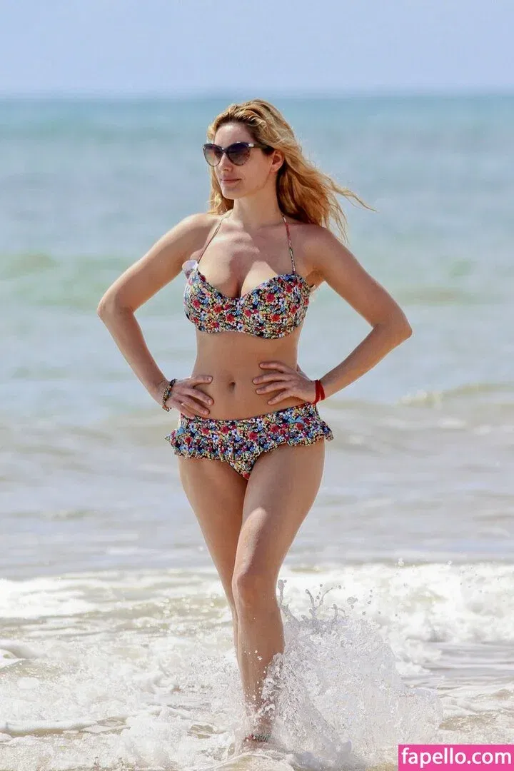 Kelly Brook Onlyfans Photo Gallery 