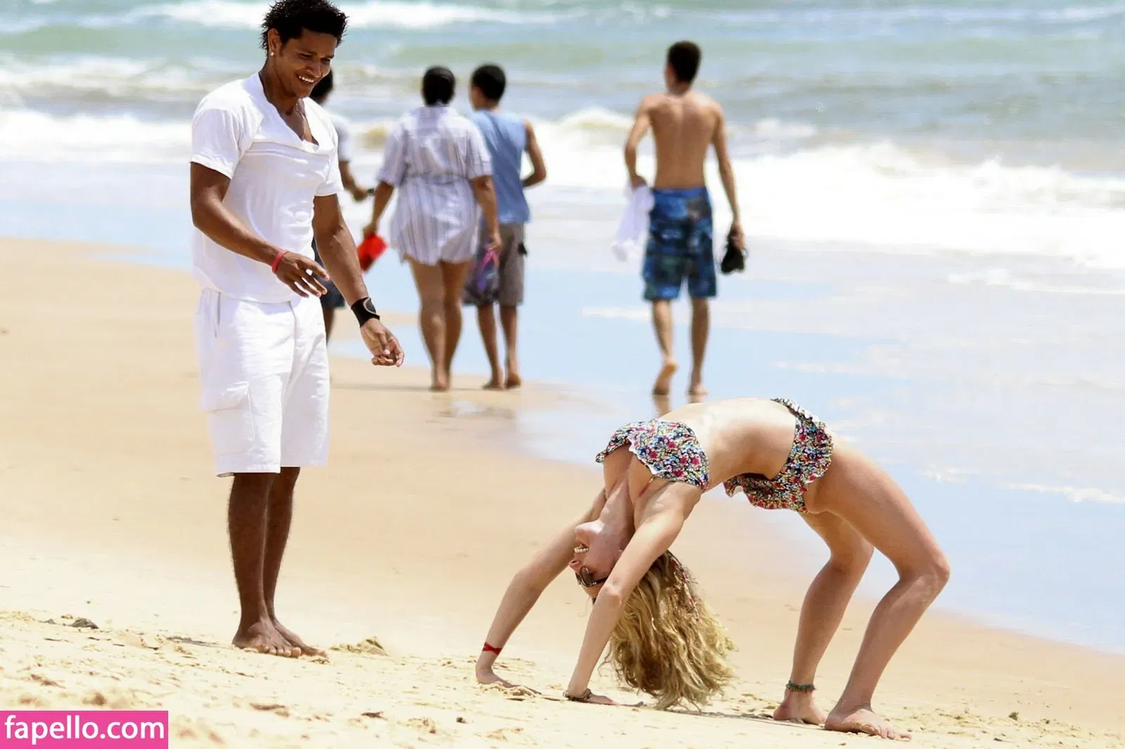 Kelly Brook Onlyfans Photo Gallery 