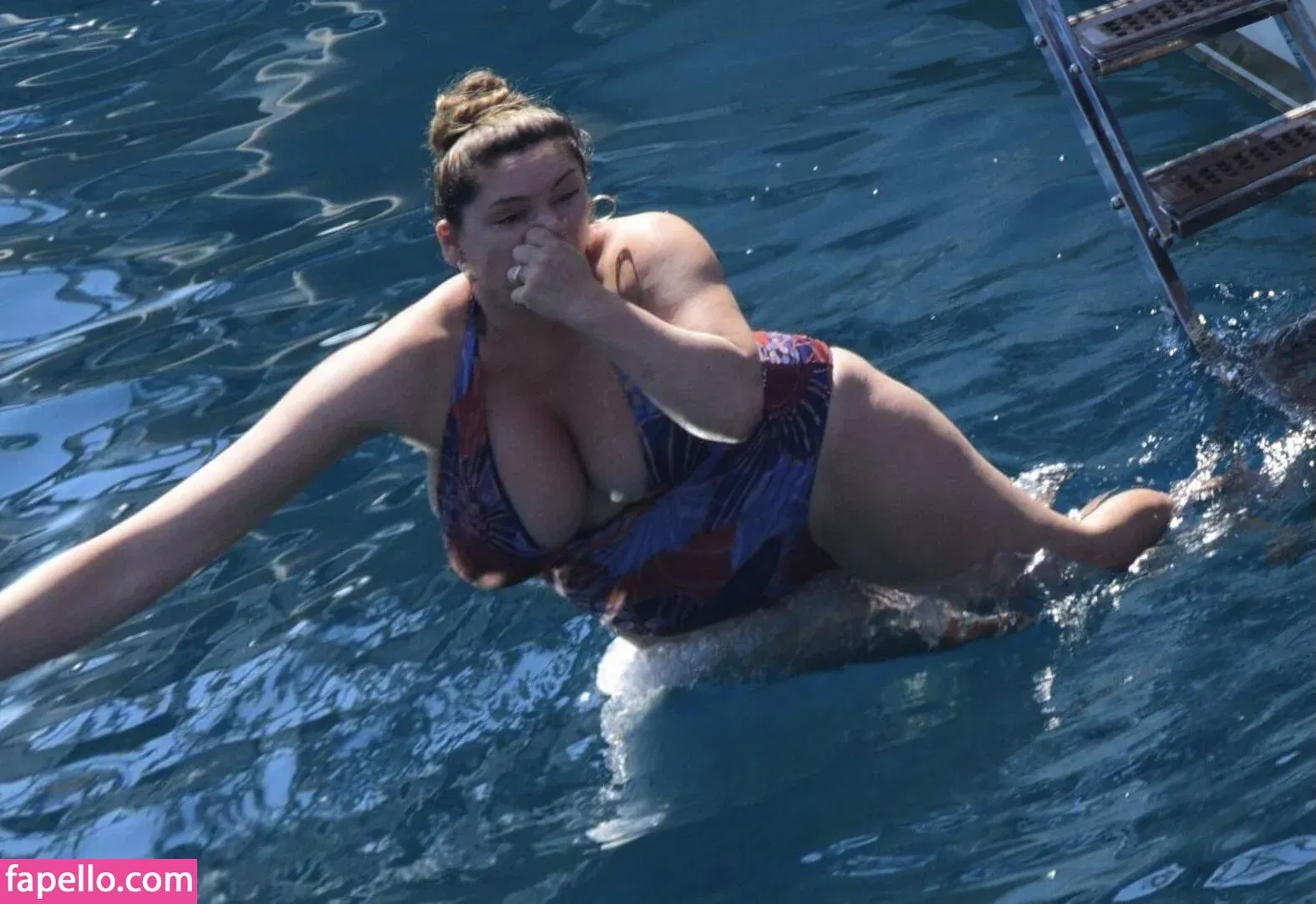 Kelly Brook Onlyfans Photo Gallery 