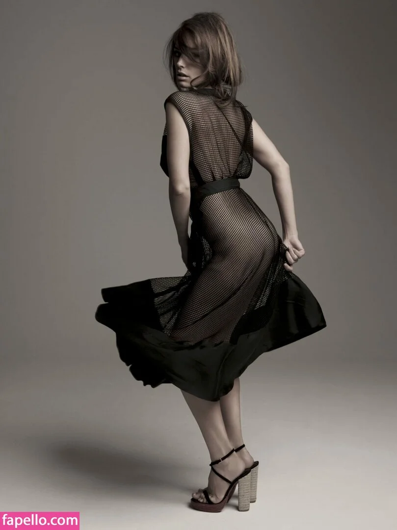 Kelly Brook Onlyfans Photo Gallery 