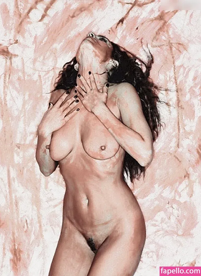 Kelly Brook Onlyfans Photo Gallery 