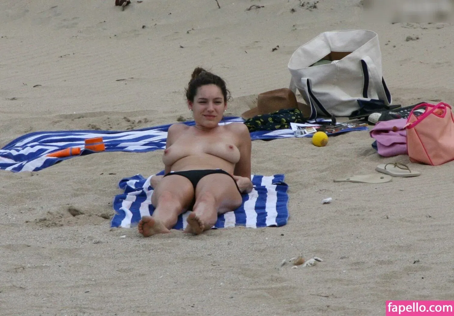 Kelly Brook Onlyfans Photo Gallery 