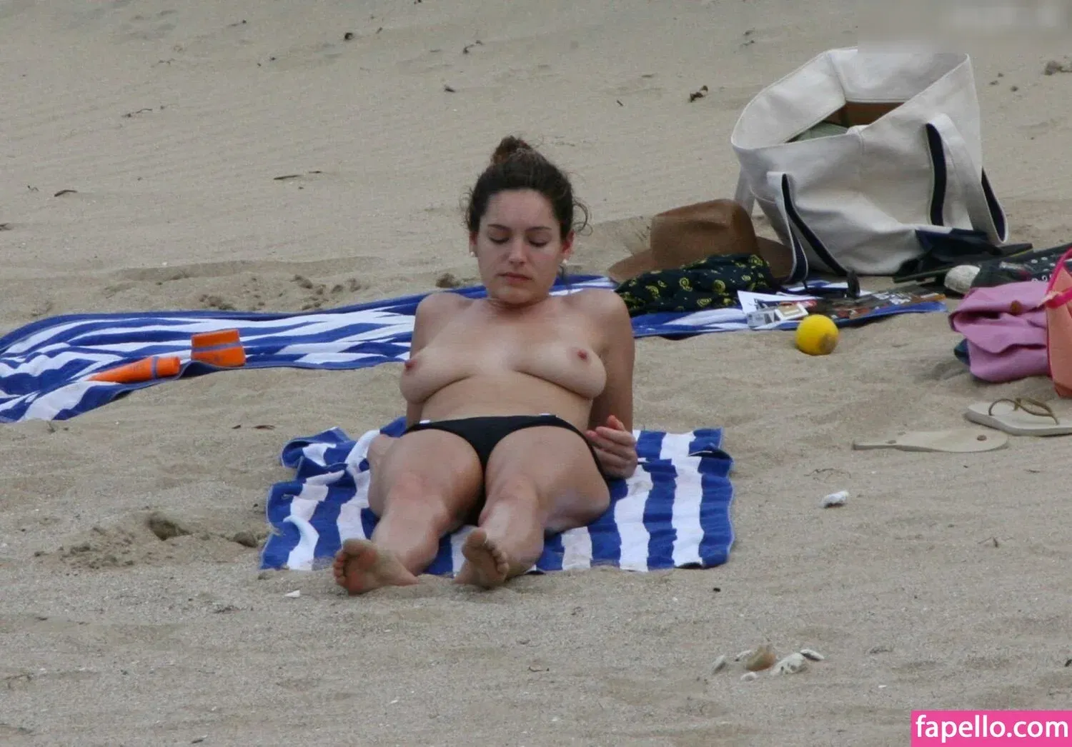 Kelly Brook Onlyfans Photo Gallery 