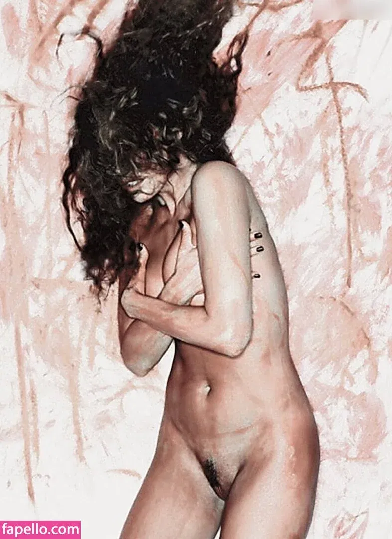 Kelly Brook Onlyfans Photo Gallery 