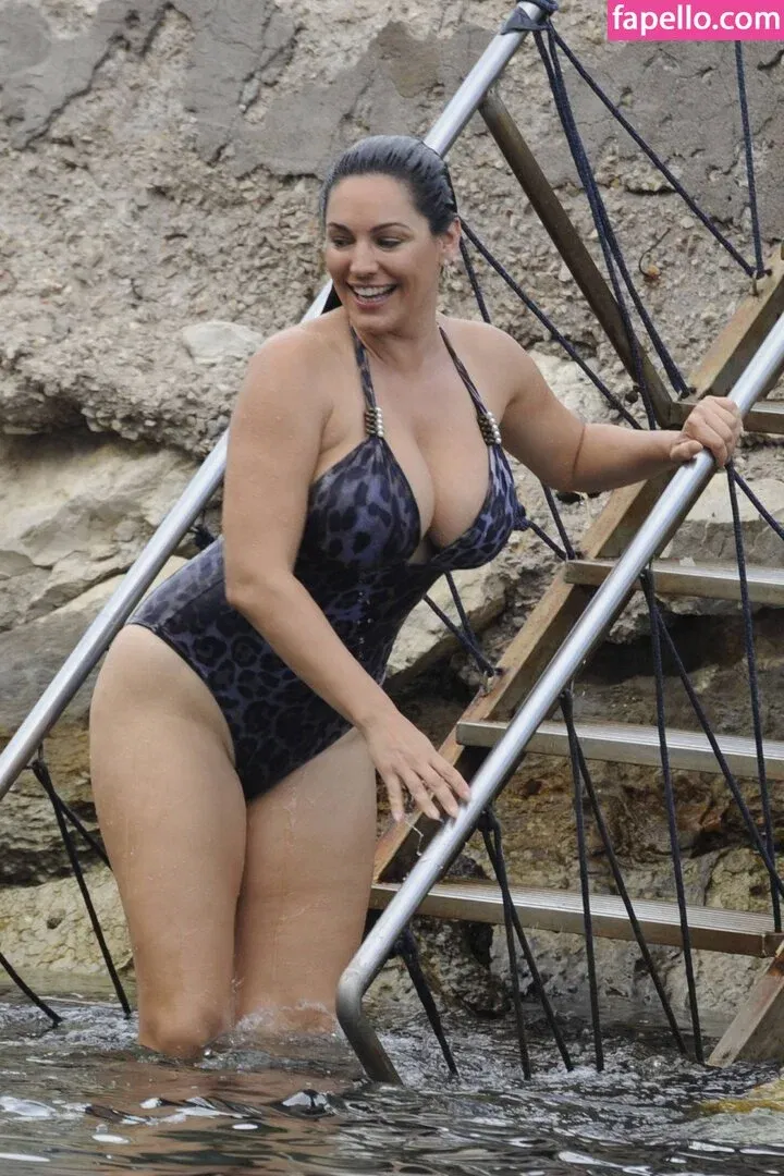Kelly Brook Onlyfans Photo Gallery 