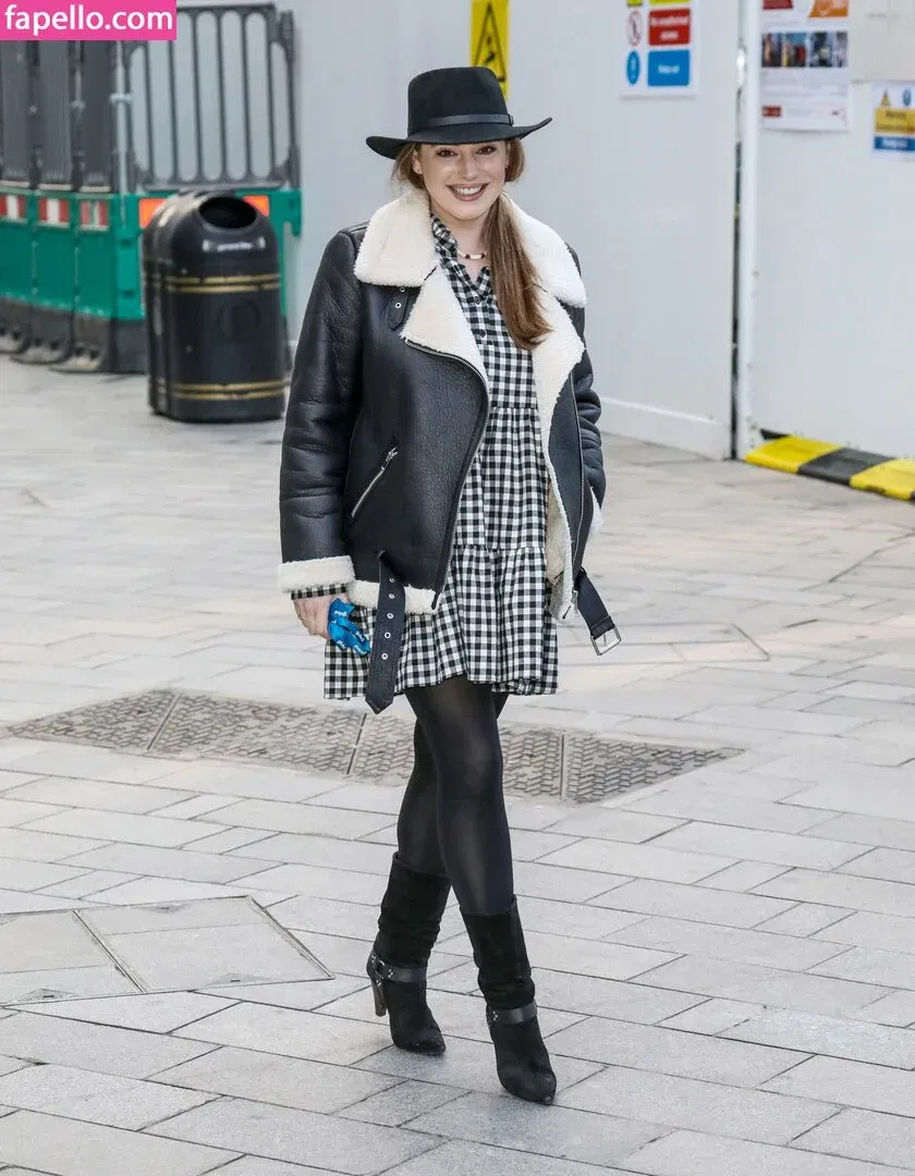 Kelly Brook Onlyfans Photo Gallery 