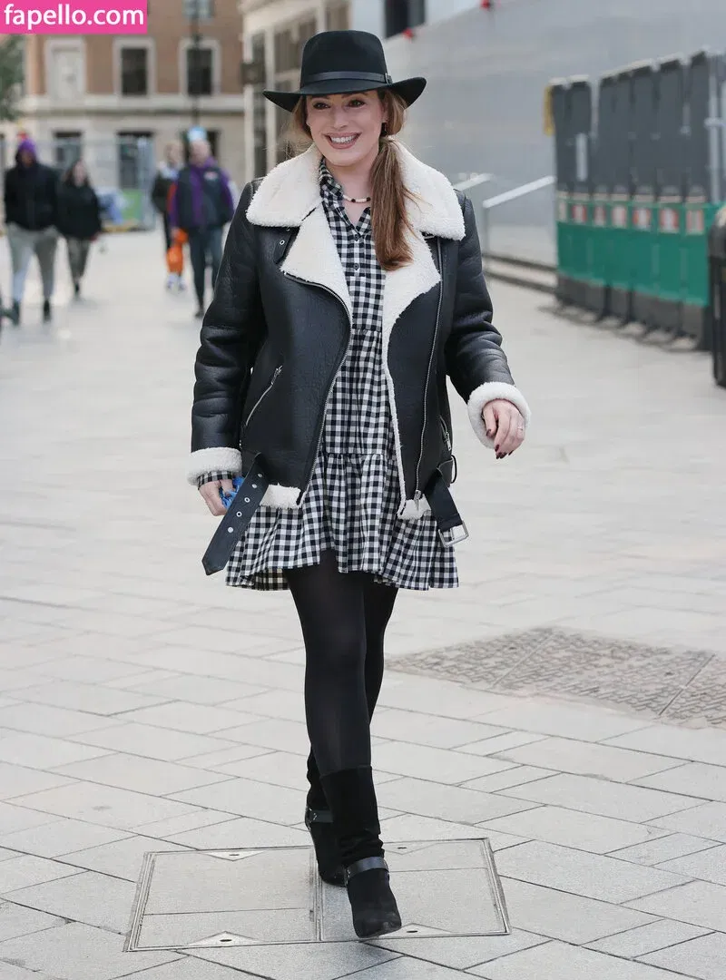 Kelly Brook Onlyfans Photo Gallery 