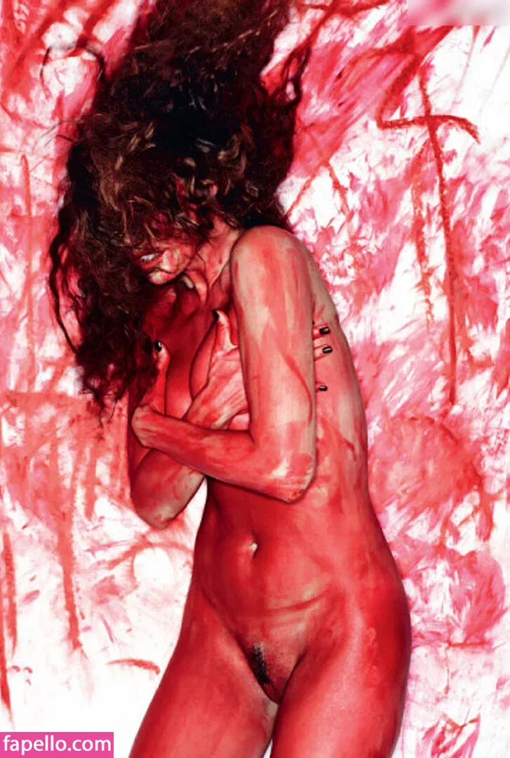 Kelly Brook Onlyfans Photo Gallery 