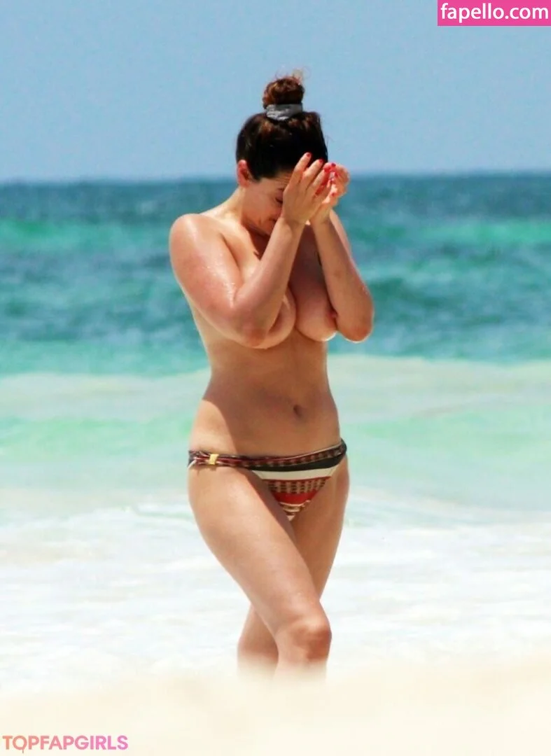 Kelly Brook Onlyfans Photo Gallery 