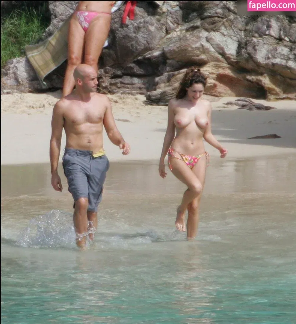 Kelly Brook Onlyfans Photo Gallery 