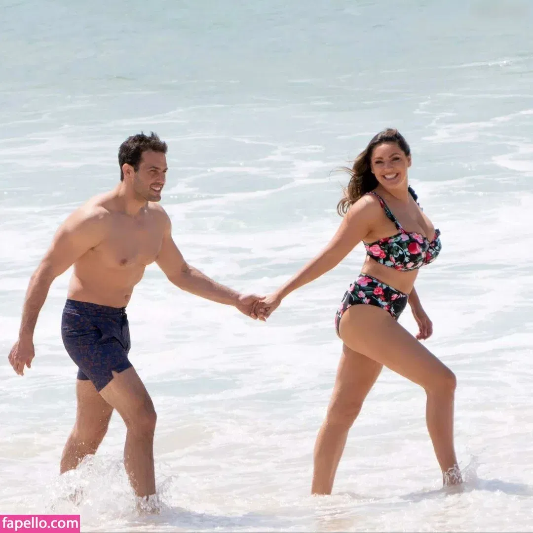 Kelly Brook Onlyfans Photo Gallery 