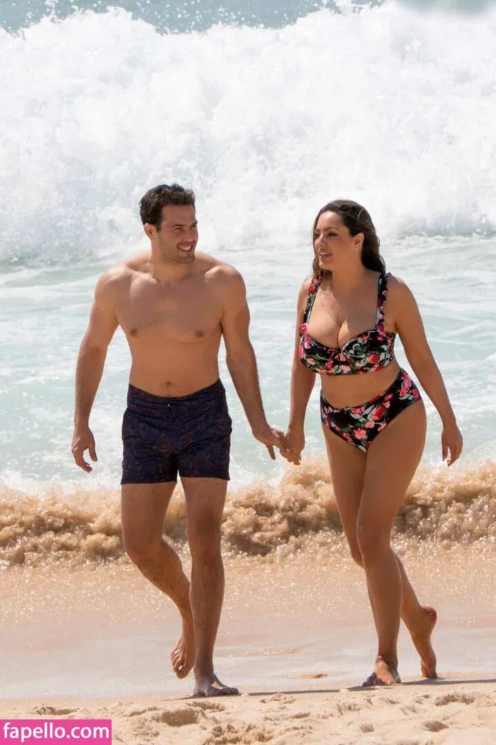 Kelly Brook Onlyfans Photo Gallery 