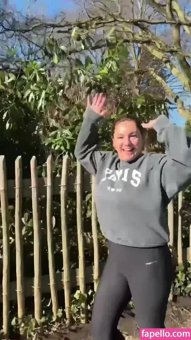 Kelly Brook Onlyfans Photo Gallery 