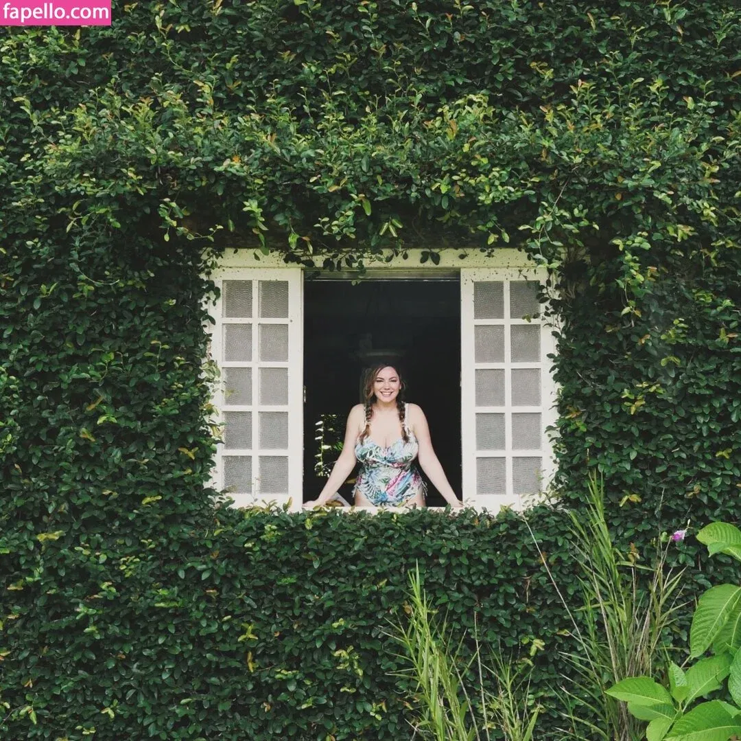 Kelly Brook Onlyfans Photo Gallery 