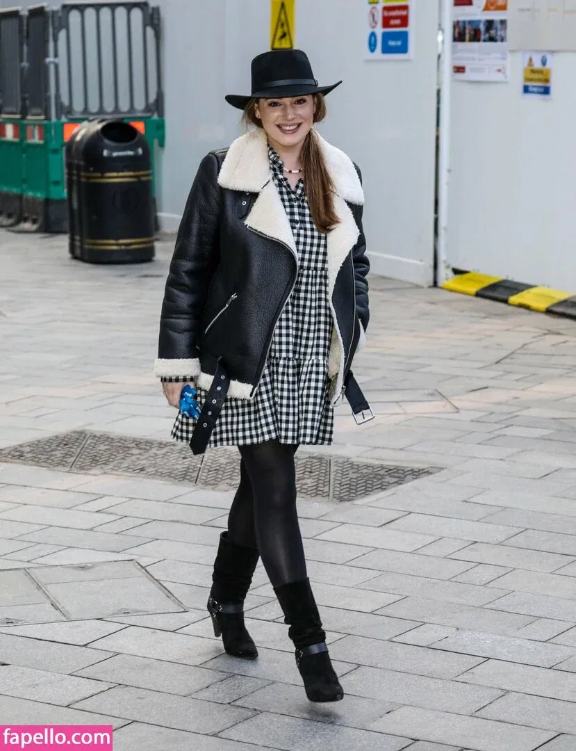 Kelly Brook Onlyfans Photo Gallery 