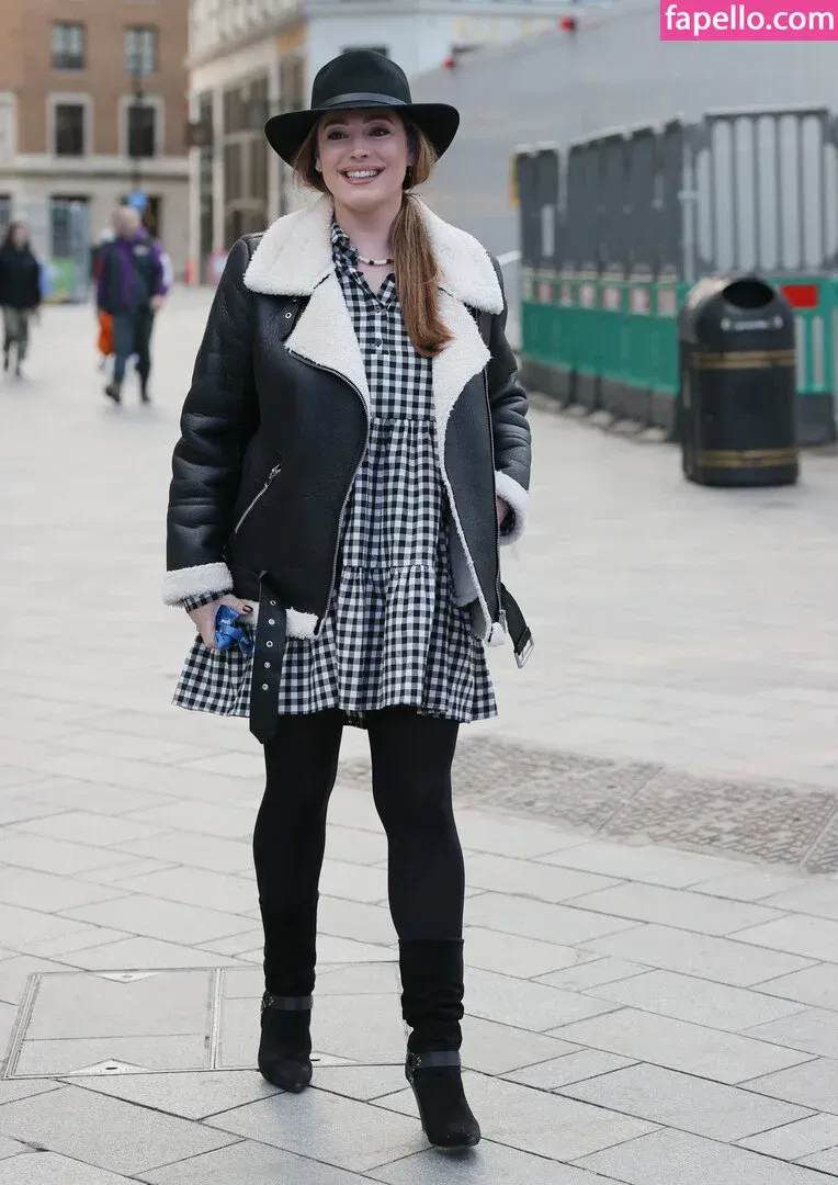 Kelly Brook Onlyfans Photo Gallery 