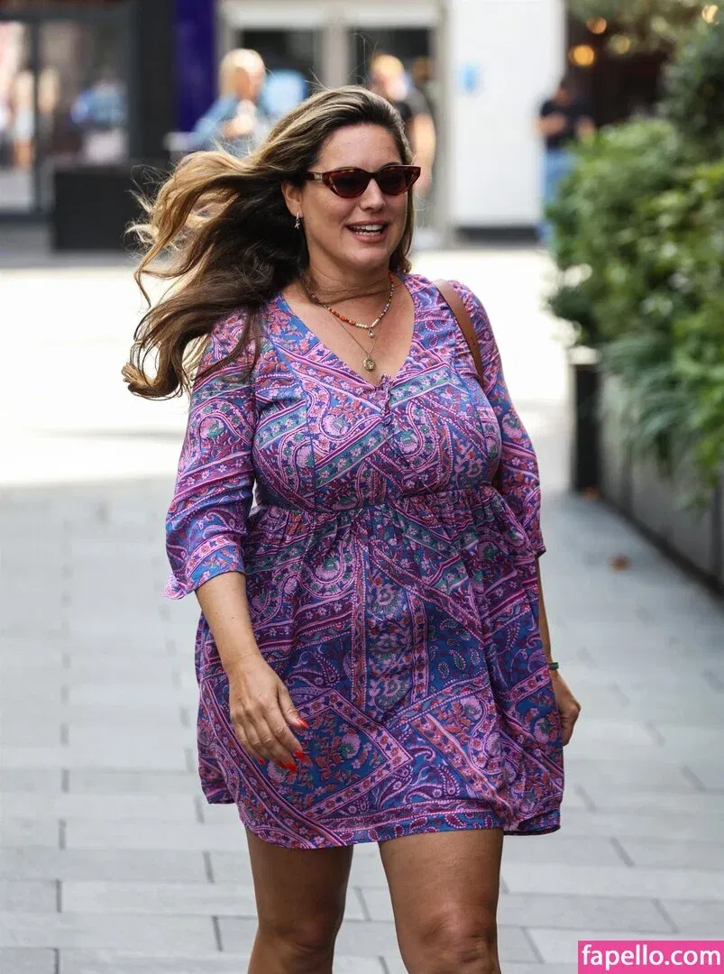 Kelly Brook Onlyfans Photo Gallery 