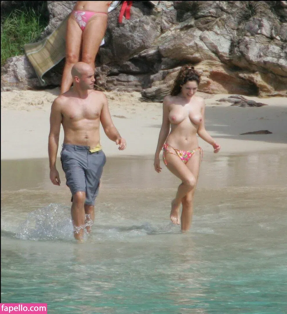 Kelly Brook Onlyfans Photo Gallery 