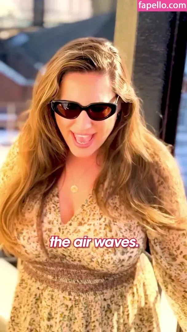 Kelly Brook Onlyfans Photo Gallery 