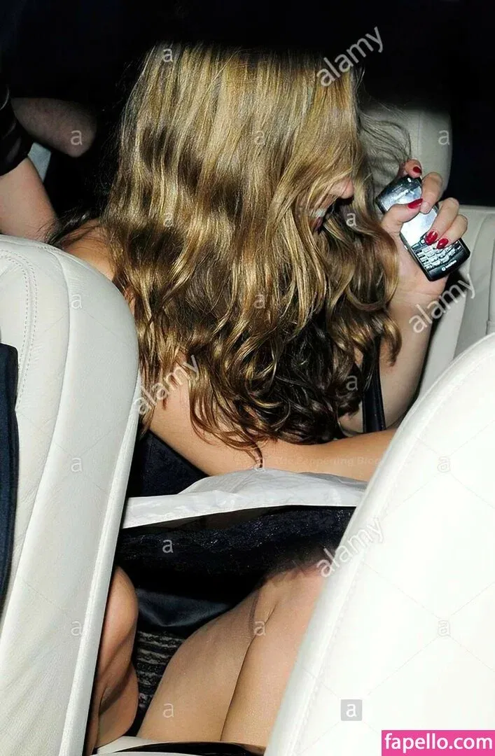 Kelly Brook Onlyfans Photo Gallery 