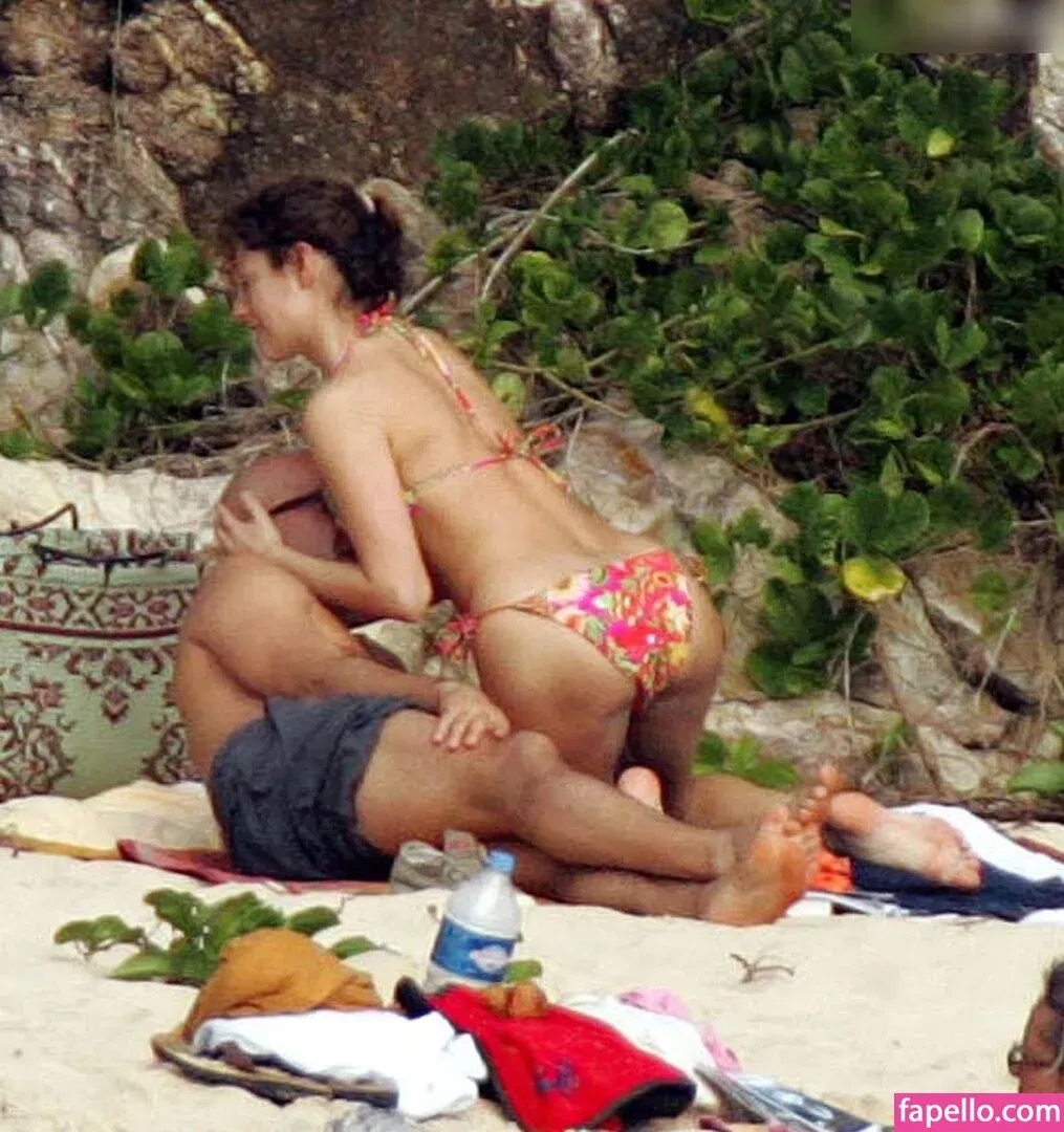 Kelly Brook Onlyfans Photo Gallery 