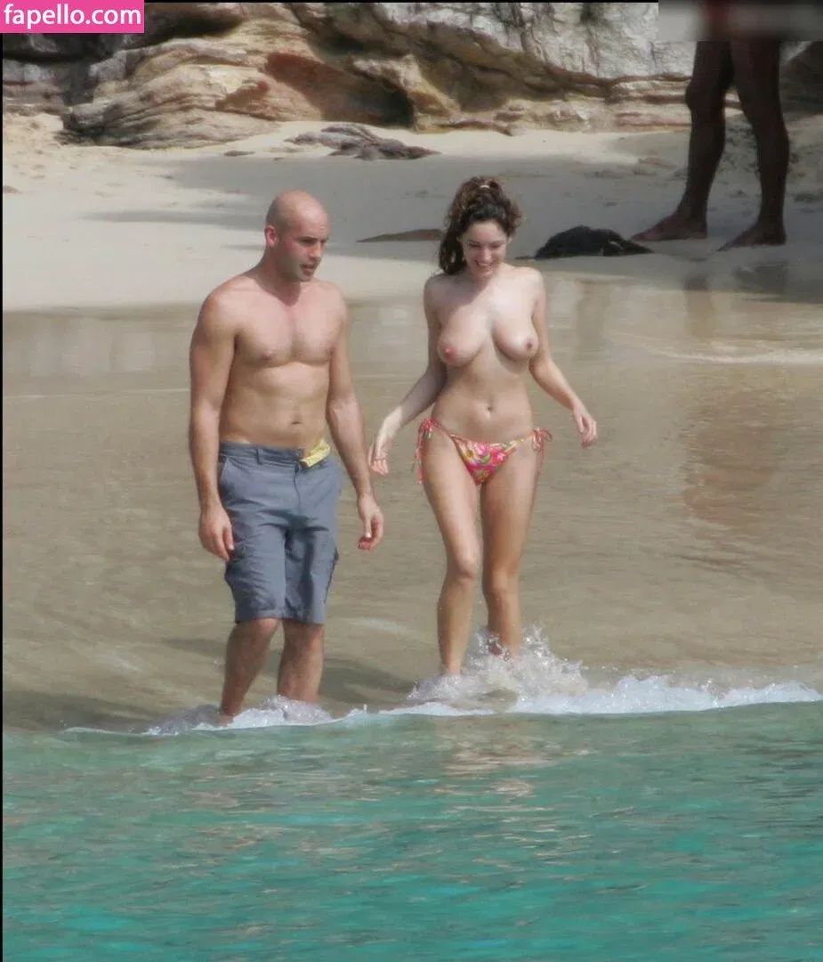 Kelly Brook Onlyfans Photo Gallery 