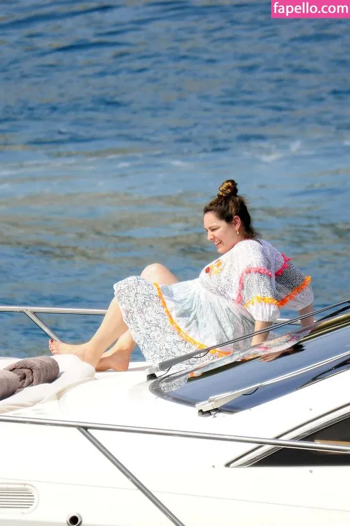 Kelly Brook Onlyfans Photo Gallery 