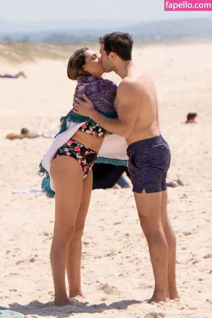 Kelly Brook Onlyfans Photo Gallery 