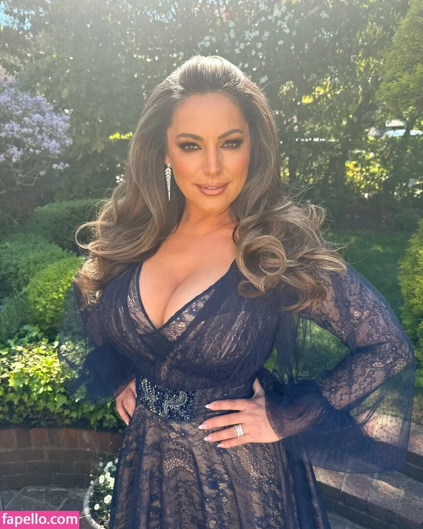 Kelly Brook Onlyfans Photo Gallery 