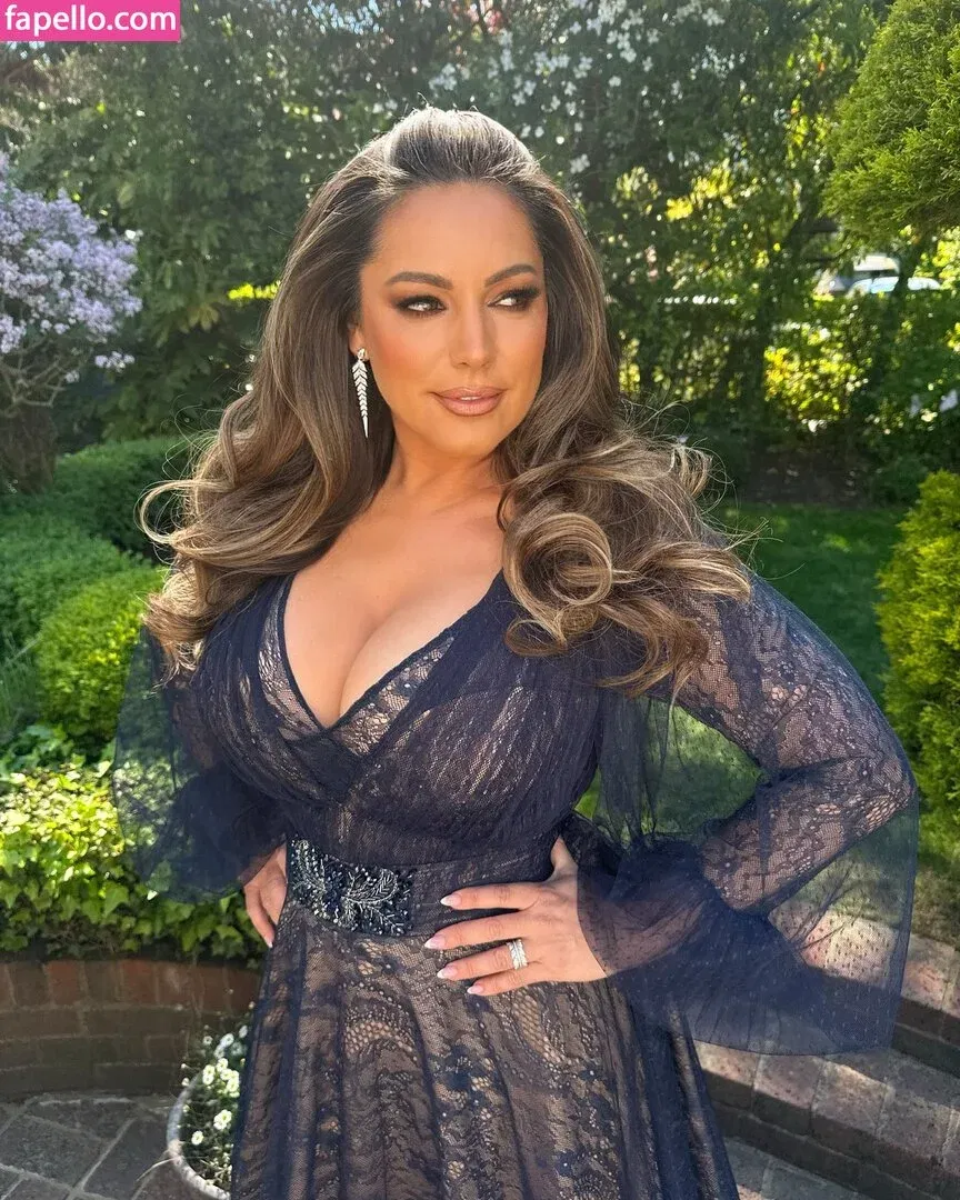 Kelly Brook Onlyfans Photo Gallery 