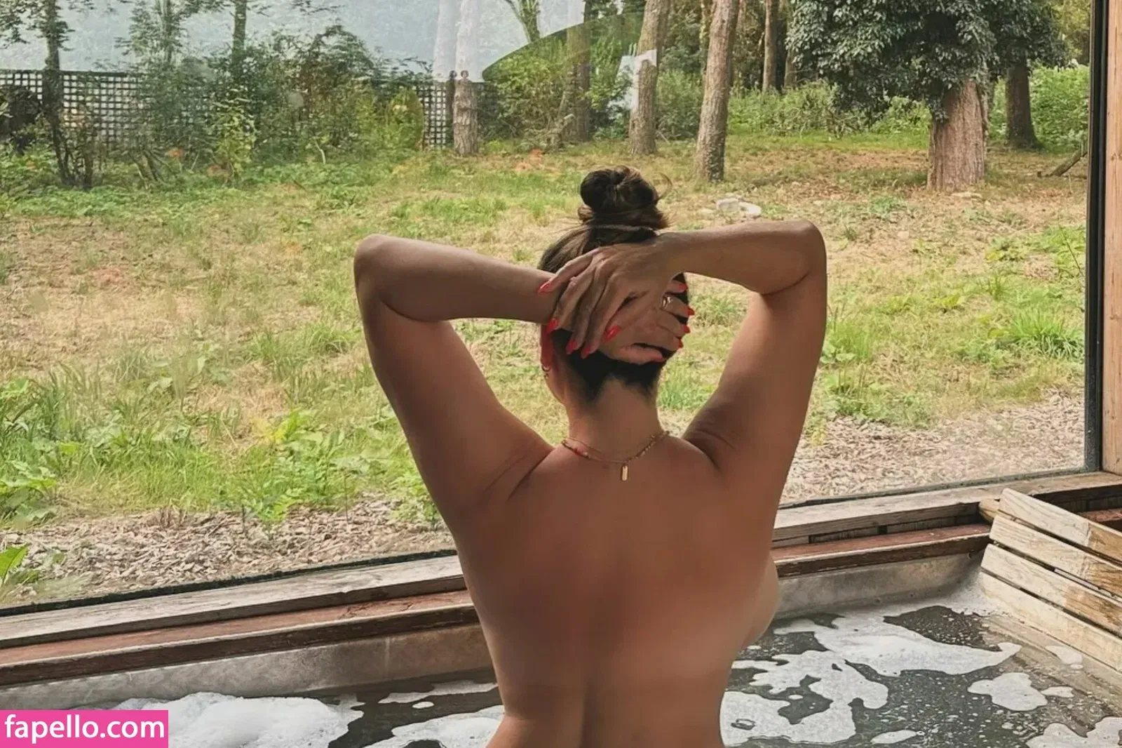 Kelly Brook Onlyfans Photo Gallery 