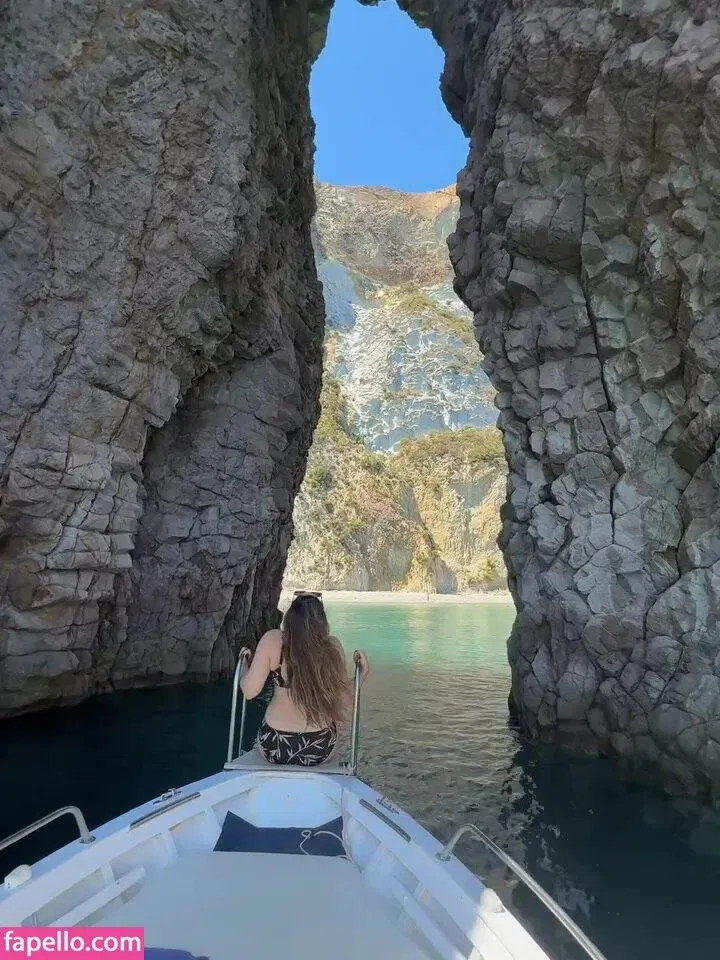 Kelly Brook Onlyfans Photo Gallery 