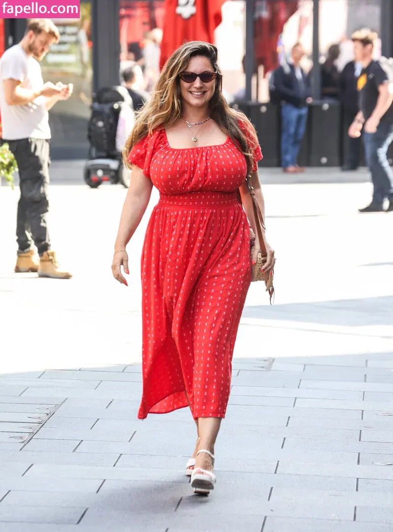 Kelly Brook Onlyfans Photo Gallery 