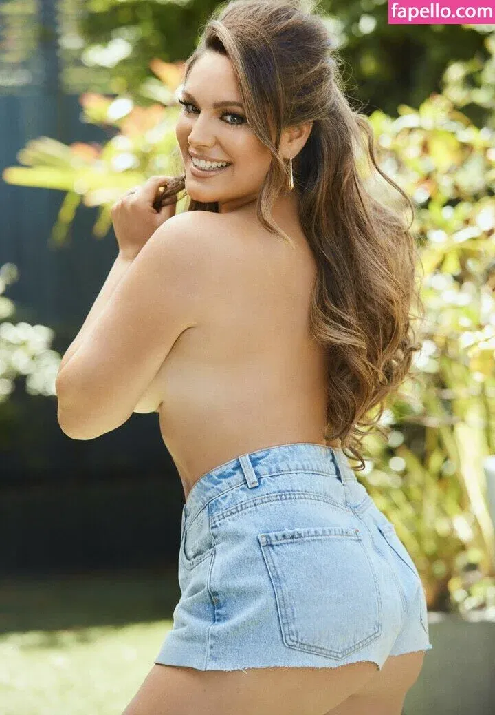 Kelly Brook Onlyfans Photo Gallery 