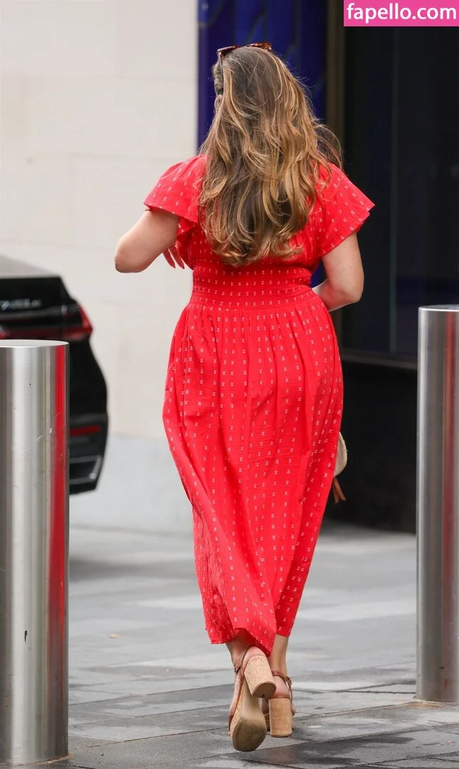 Kelly Brook Onlyfans Photo Gallery 