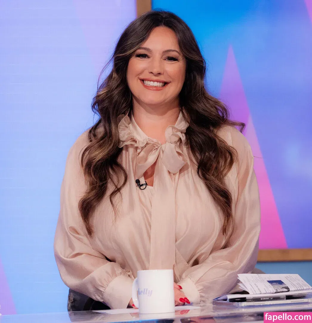 Kelly Brook Onlyfans Photo Gallery 