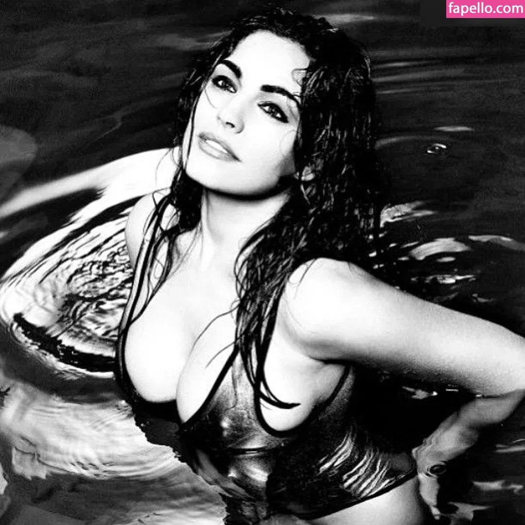 Kelly Brook Onlyfans Photo Gallery 