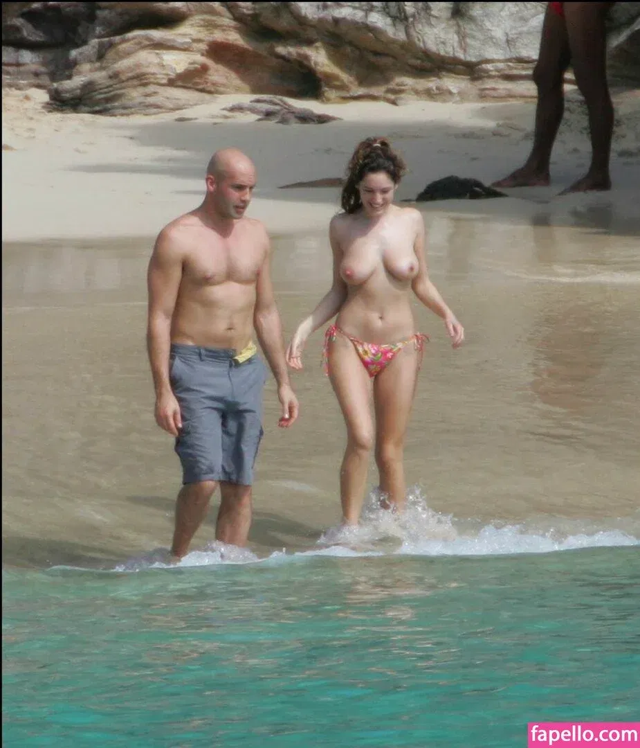 Kelly Brook Onlyfans Photo Gallery 