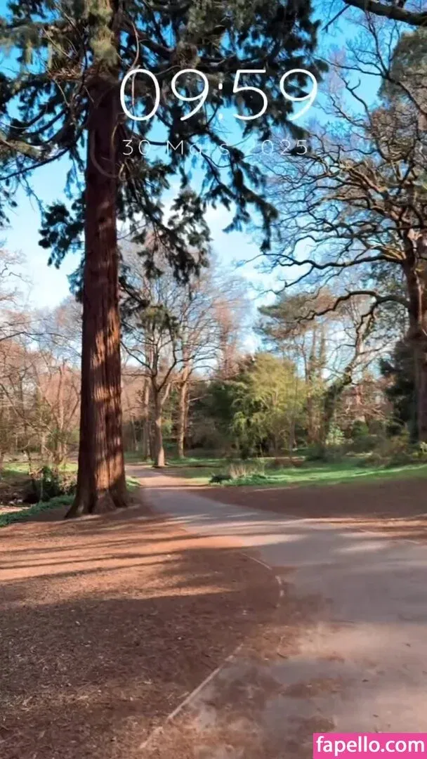 Kelly Brook Onlyfans Photo Gallery 