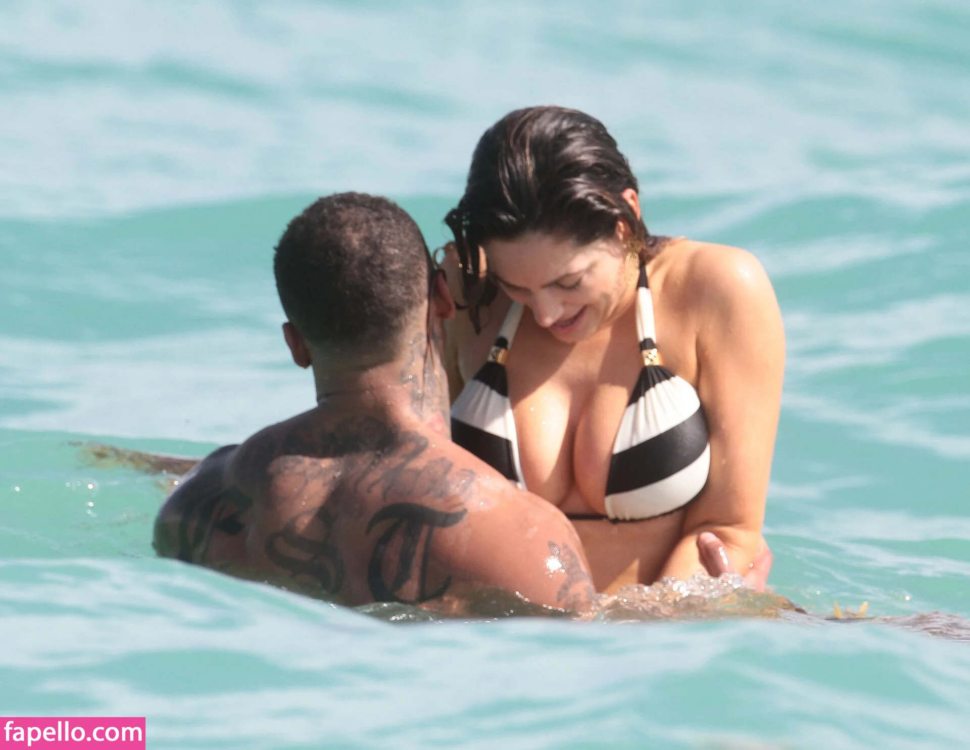 Kelly Brook Onlyfans Photo Gallery 