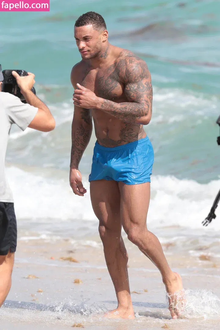 Kelly Brook Onlyfans Photo Gallery 