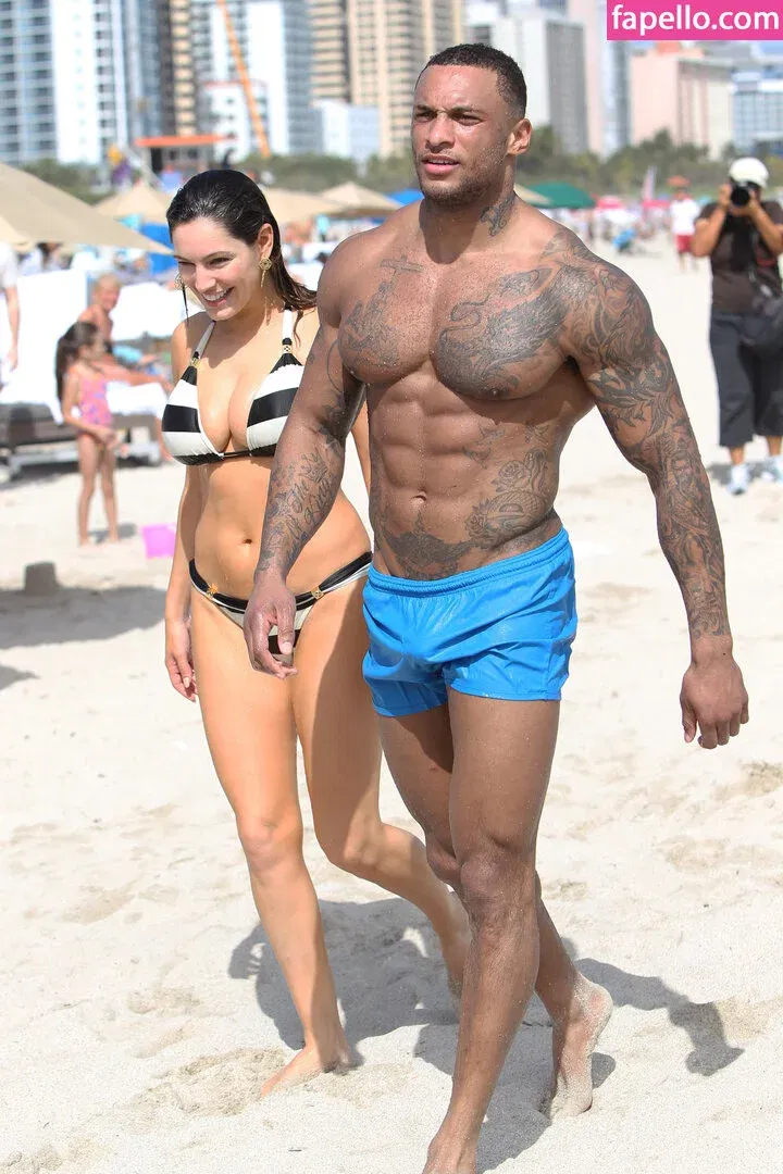 Kelly Brook Onlyfans Photo Gallery 