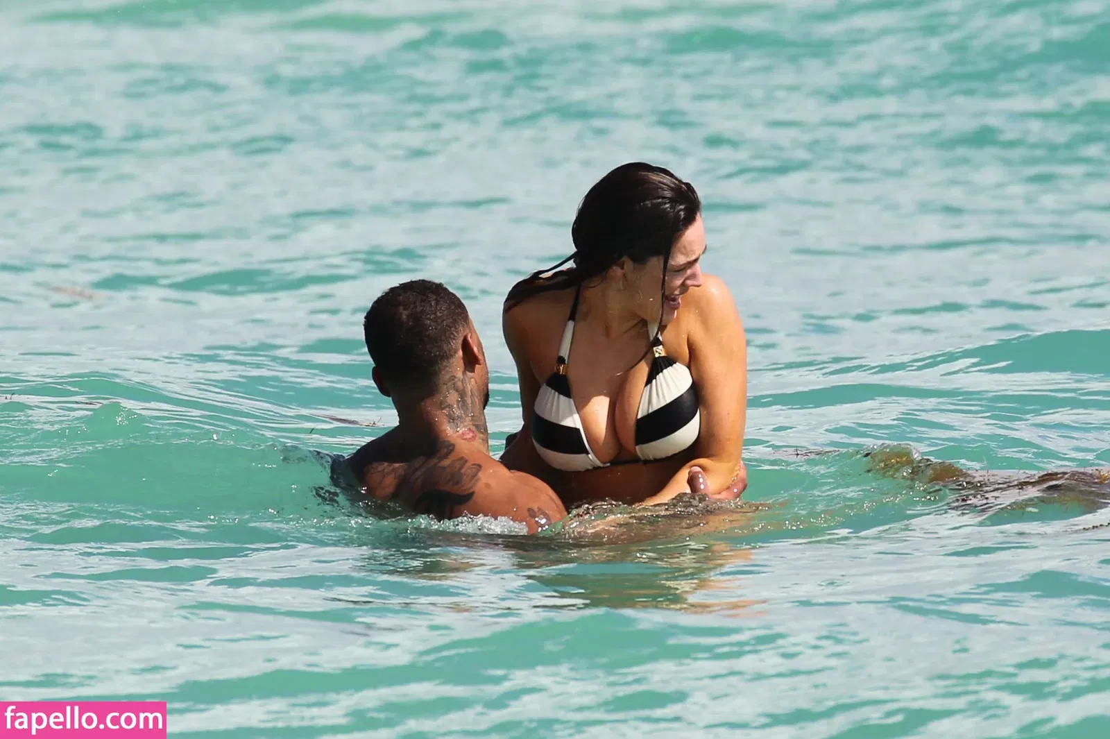 Kelly Brook Onlyfans Photo Gallery 