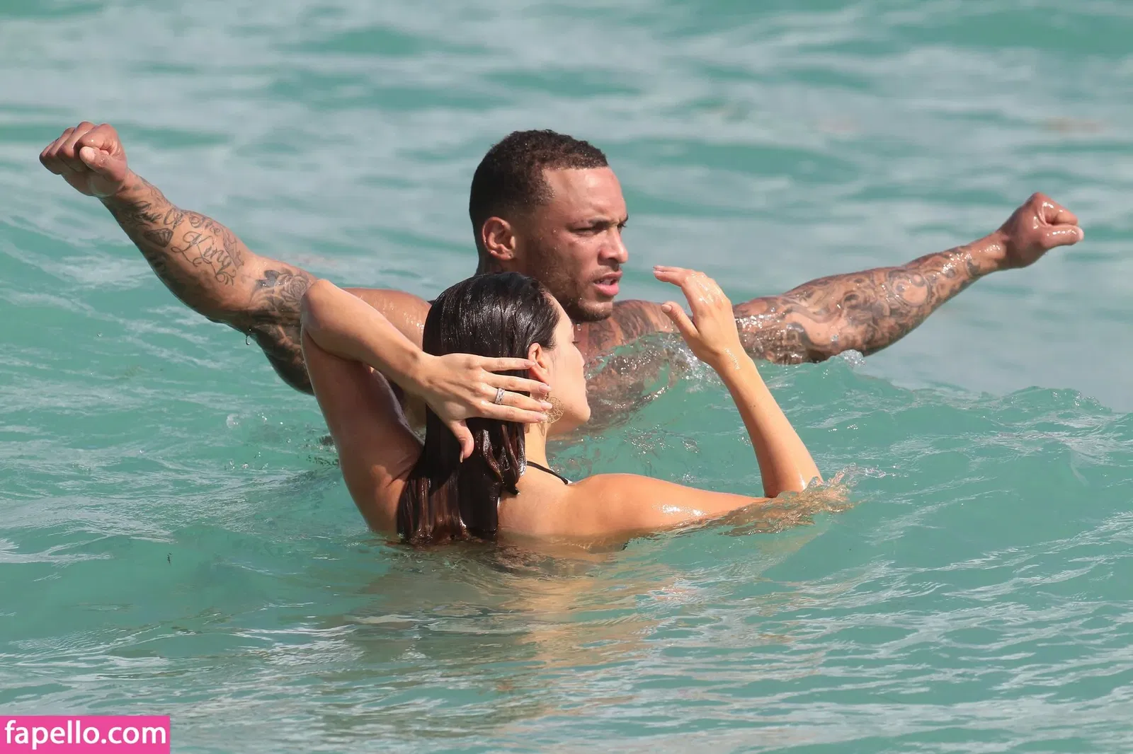 Kelly Brook Onlyfans Photo Gallery 