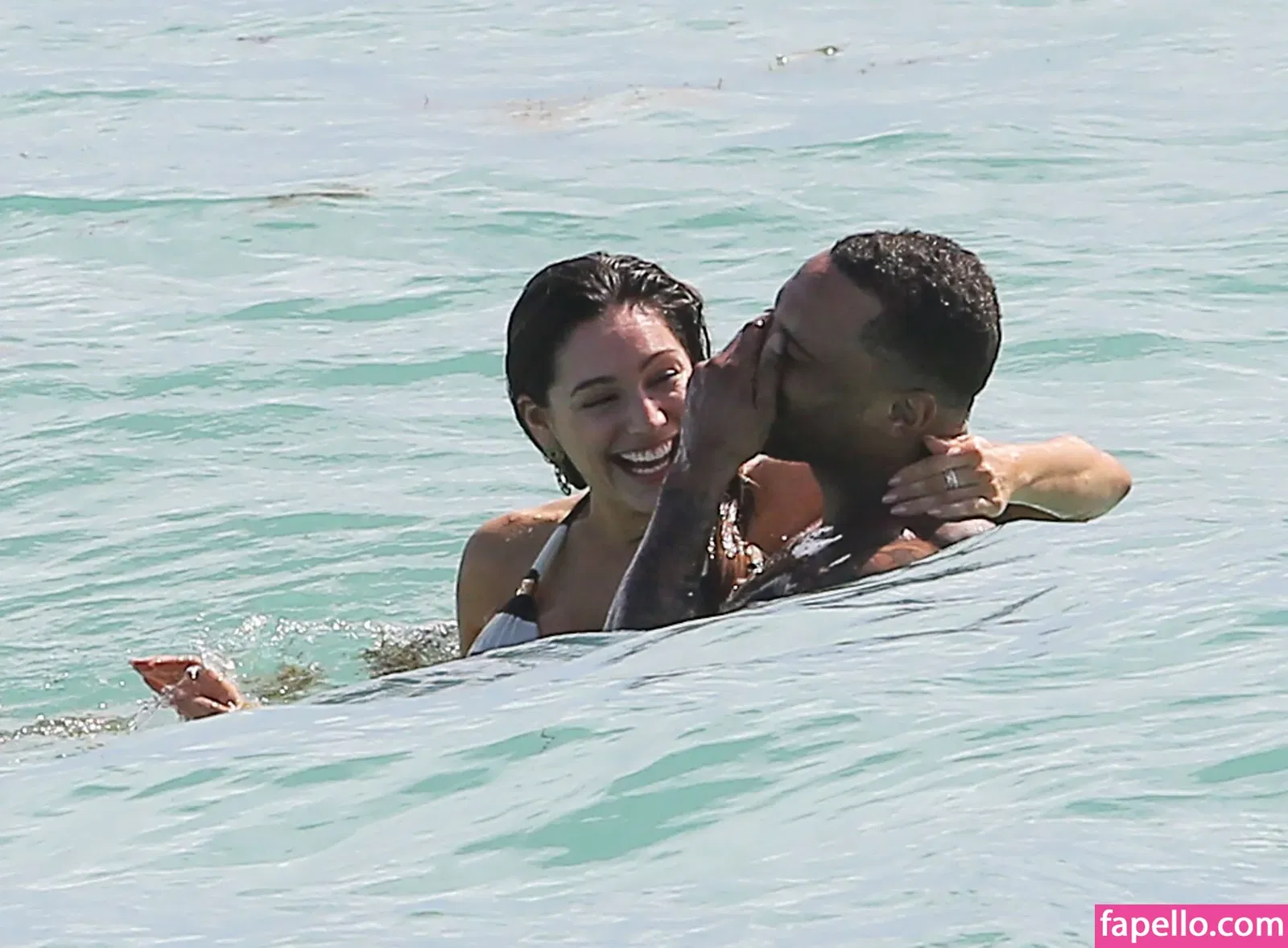 Kelly Brook Onlyfans Photo Gallery 