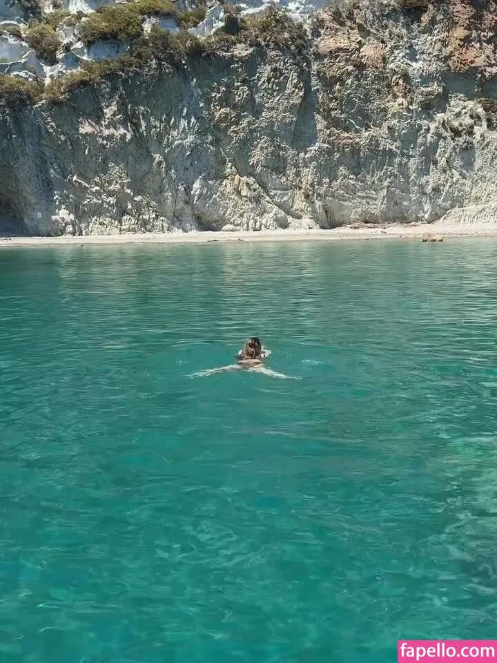 Kelly Brook Onlyfans Photo Gallery 