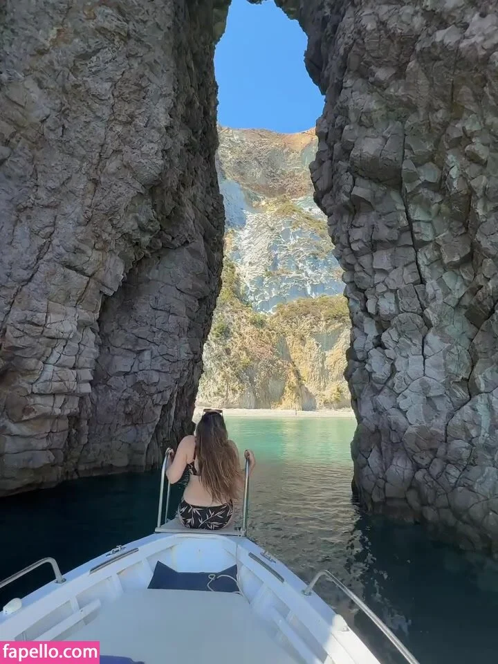 Kelly Brook Onlyfans Photo Gallery 